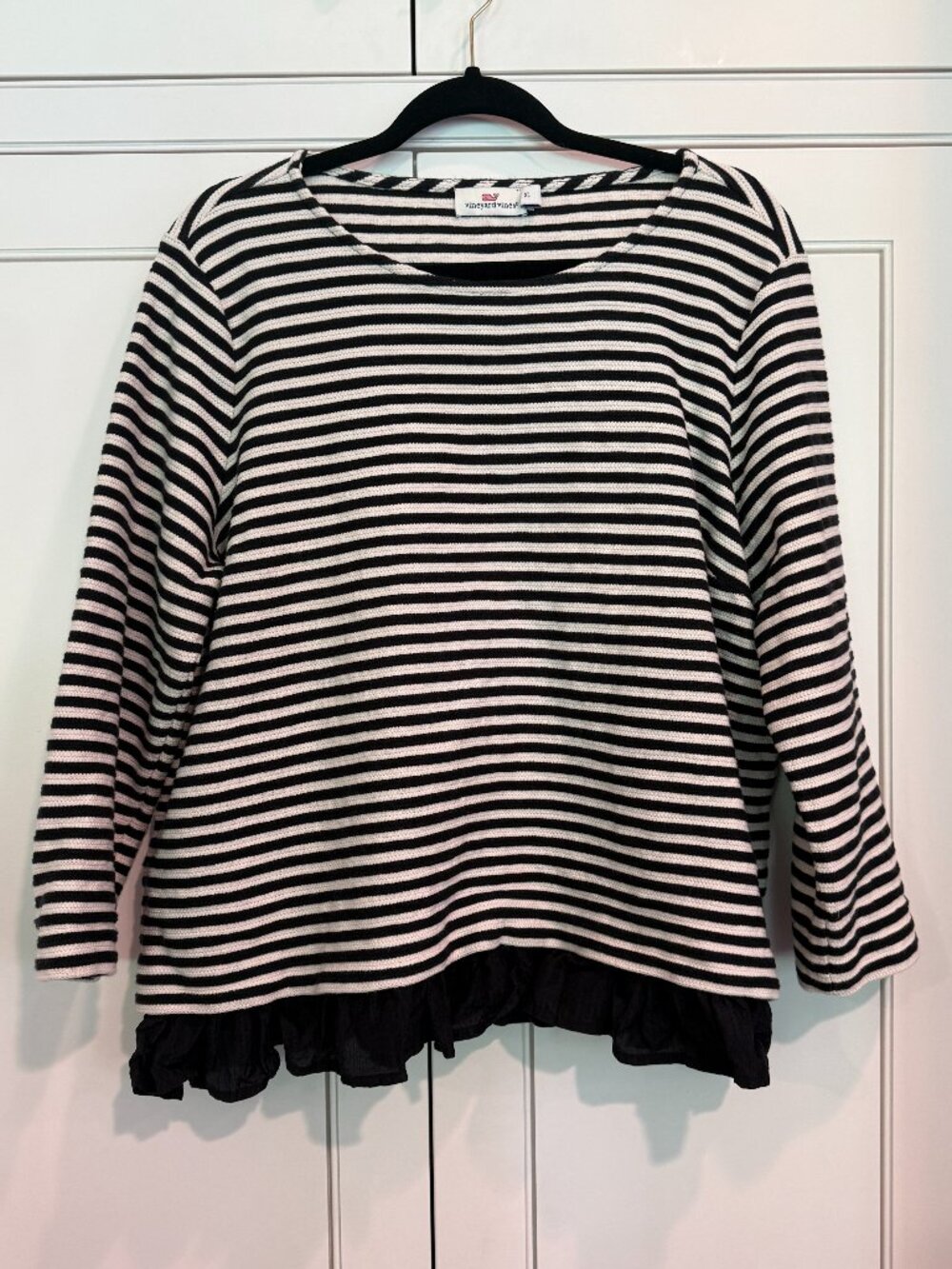 Women's Vineyard Vines Textured Stripe Ruffle Hem Top Black White XL